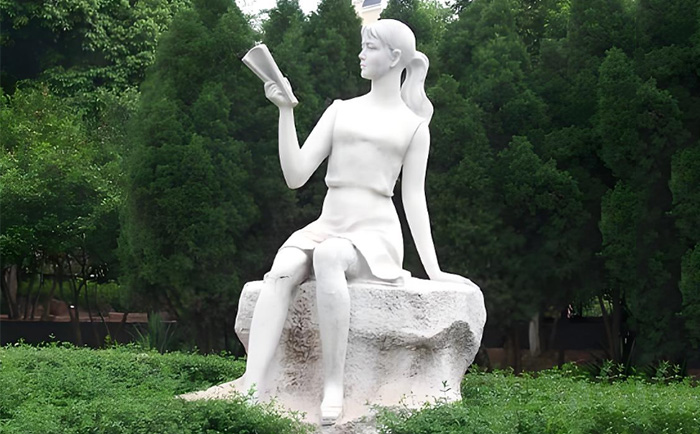 千年匠心，傳世之美——優(yōu)藝雕塑定制人物石雕藝術(shù)